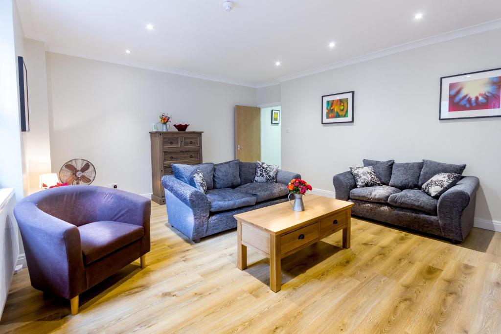 Spacious Two Bedroom Apartment in Westminster room 1