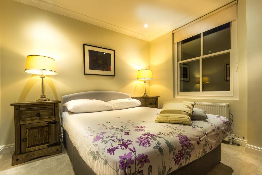 Spacious Two Bedroom Apartment in Westminster room 2